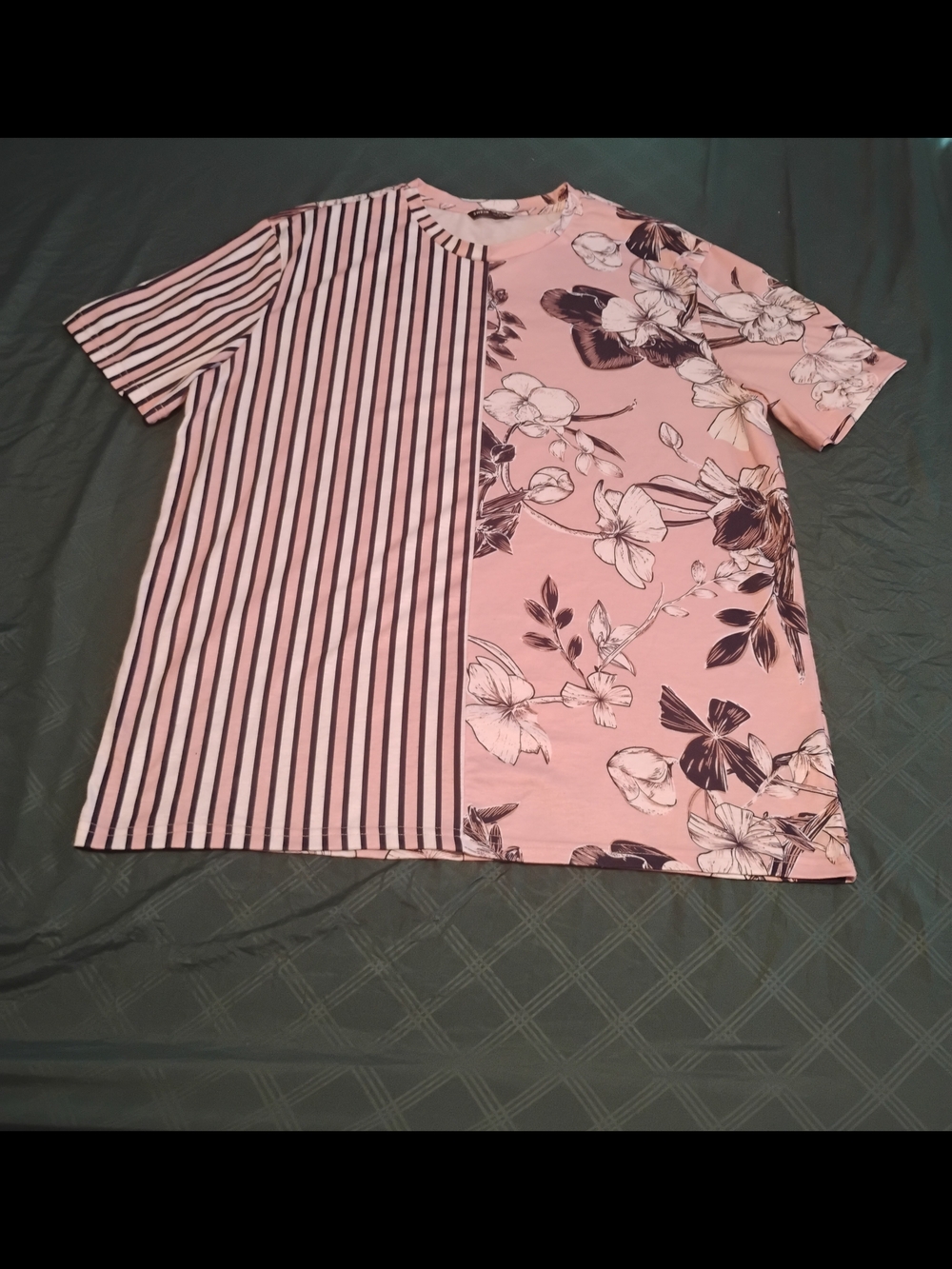 SHEIN Mens Pink Floral Short-Sleeve Tee with Striped Sleeve Size XxL